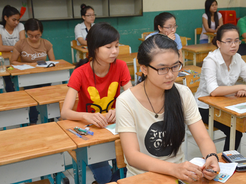 Gợi ý giải đề Toán, Địa kỳ thi ĐH đợt 2