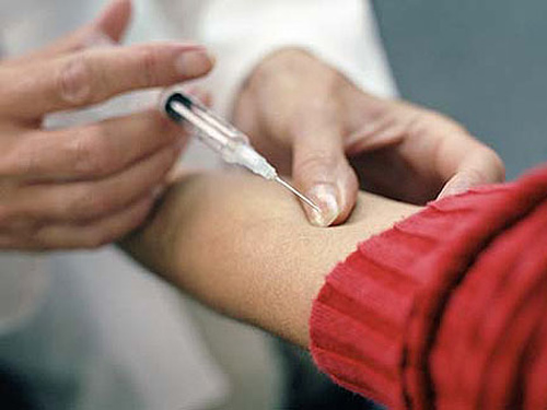 Lâm Đồng: Bé trai sơ sinh tử vong sau khi tiêm vitamin K