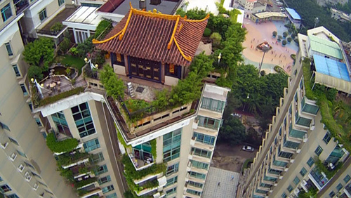 Cổ quái biệt thự trên nóc chung cư