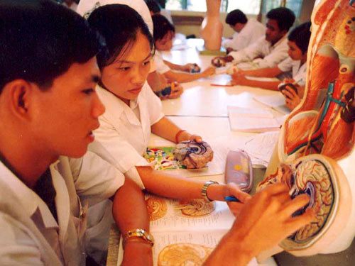 Khi ngành y đòi hỏi...
