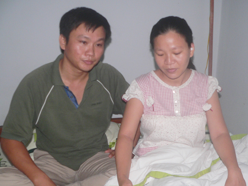 Vụ "mất con vì không phong bì": Buộc thôi việc nữ hộ sinh