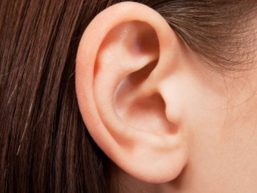 Bệnh lạ: Nghe mọi âm thanh trừ tiếng nói