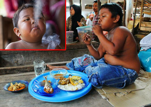 Bé 2 tuổi nghiện ăn sau cai thuốc lá