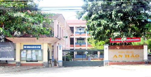 Trường dạy hai buổi vẫn phải học thêm?