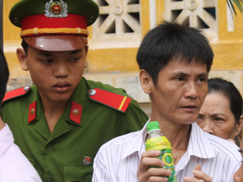 Đâm vợ vì bữa cơm của... nhà vợ