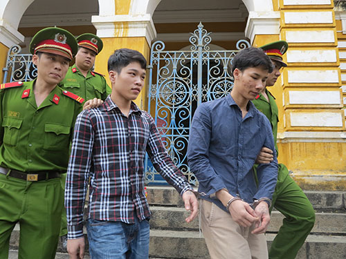 Rảnh việc, rủ nhau đi giết người, cướp xe