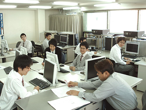 Làm việc tại văn phòng Nhật Bản - Báo Người Lao Động