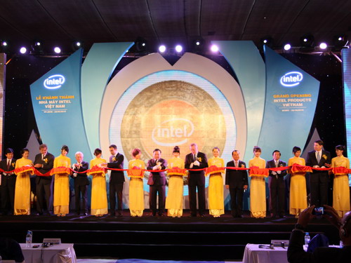 Chính thức khánh thành nhà máy chip Intel tại VN