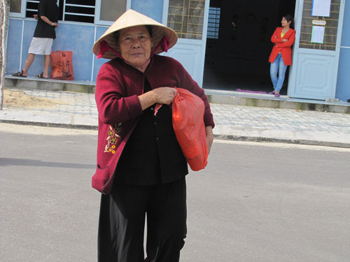 Tết "đất liền" của người làng phong
