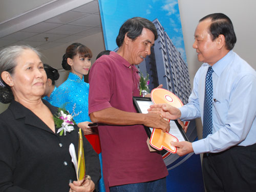 Người dân Thủ Thiêm về nhà mới