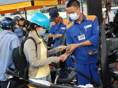 Giá xăng dầu: Vẫn rối