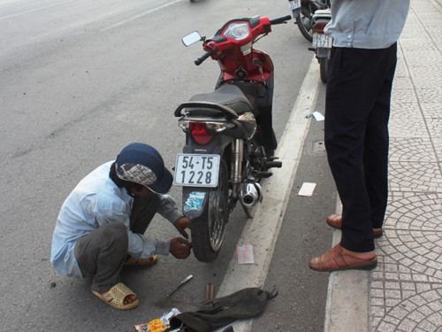 “Đinh tặc” hoành hành vùng giáp ranh