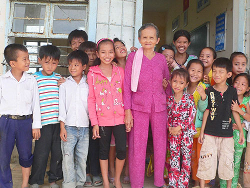 Hiến đất xây trường cho học sinh nghèo