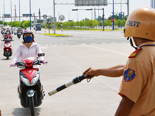 Ai cũng có quyền chụp ảnh CSGT!