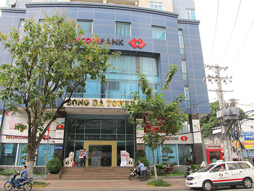 Nhà bán cho dân, giấy “bán”... ngân hàng