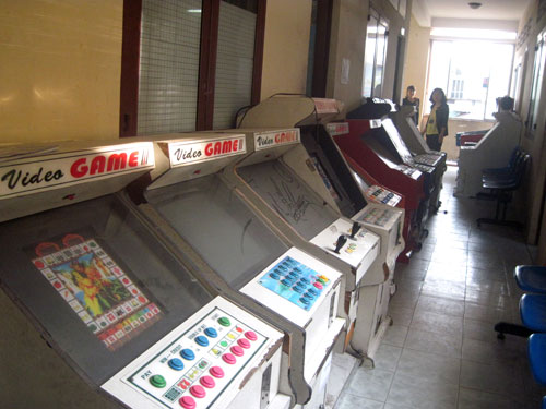 Thu giữ hàng chục máy đánh bạc