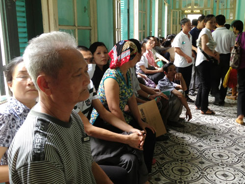 Khám bệnh 2-4 giờ: Xa vời!