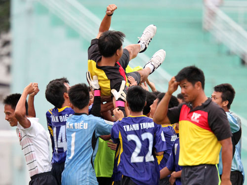 U15 PVF bảo vệ thành công ngôi vô địch