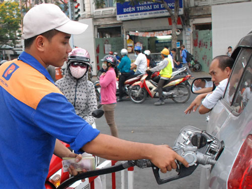 Lỡ cơ hội giảm giá xăng dầu