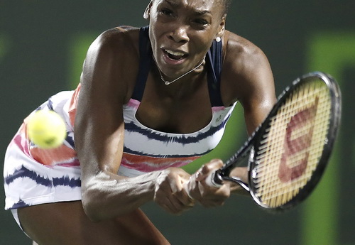 Địa chấn Family Circle Cup: Wozniacki bật bãi