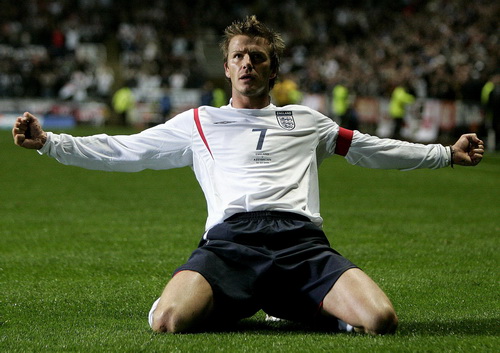 David Beckham tuyên bố giã từ bóng đá