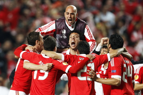 Benfica ngược dòng, vượt mặt Fenerbahce vào chung kết