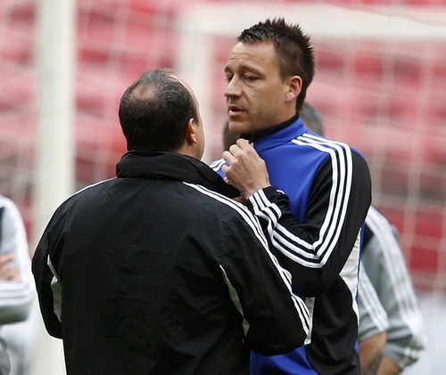 Terry muốn được thầy cũ Mourinho giữ chân