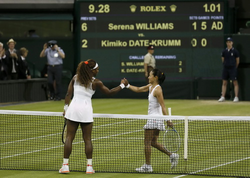 Serena và Djokovic ung dung giành quyền đi tiếp