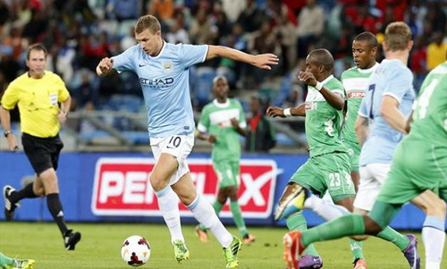 HLV Pellegrini bỏ về nước, Man City lại thua ở Nam Phi