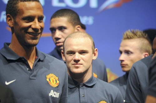 HLV Mourinho chèo kéo Rooney bằng hợp đồng “khủng”