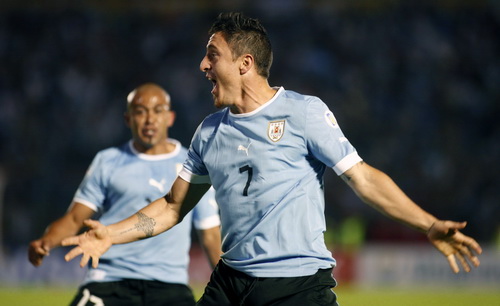 Thắng “El Clasico”, Uruguay vẫn đi tranh vé vớt