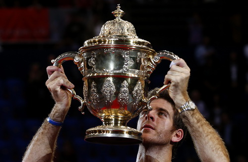 Thua Del Potro ở chung kết, Federer lại lỡ hẹn trên sân nhà