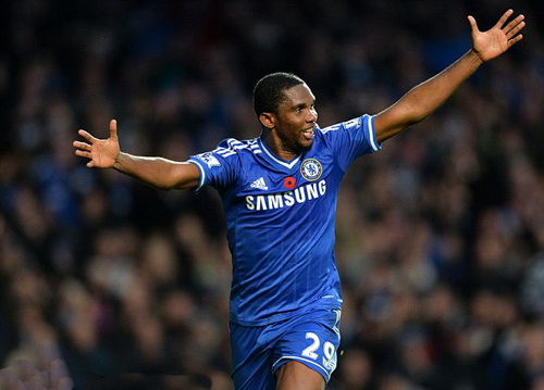 Chelsea thoát hiểm phút bù giờ tại Stamford Bridge