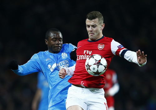 Arsenal, Dortmund thắng sân nhà, ngôi đầu bỏ ngỏ