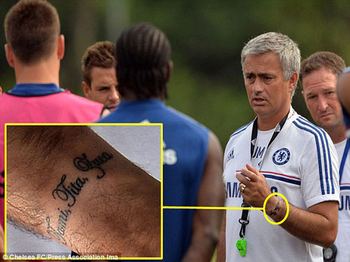 HLV Mourinho cũng theo trào lưu xăm trổ