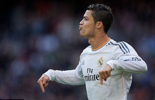 Real - Sociedad 5-1: Xem hat-trick đẹp của Ronaldo