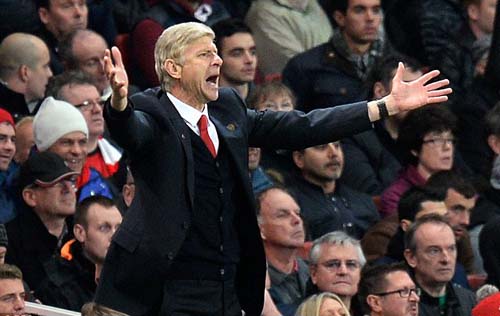 HLV Wenger chưa chịu ký hợp đồng, “pháo thủ” định mượn Joe Hart