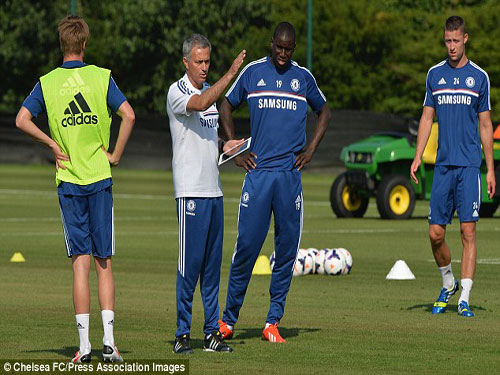Phong cách mới của HLV Mourinho ở Chelsea
