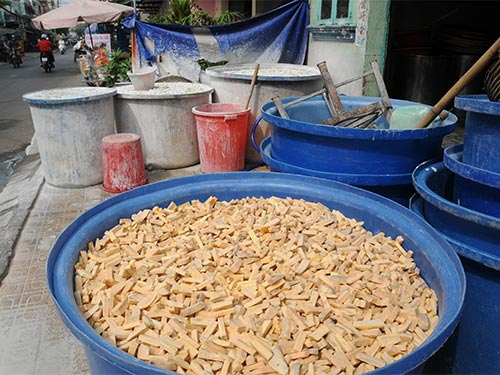 Ớn lạnh mứt Tết