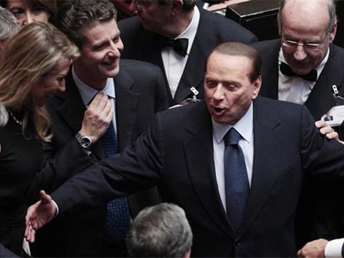 Chính trường Ý lại chao đảo vì Berlusconi