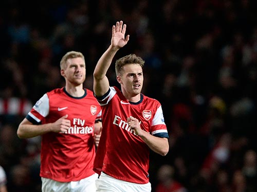 Arsenal thẳng tiến