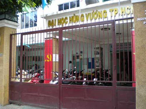 Giám đốc Sở Nội vụ bị “giam lỏng” ở ĐH Hùng Vương