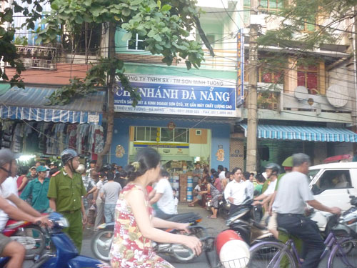 Đi làm thuê, nam sinh viên bị điện giật chết