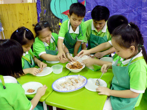 Bỏ tiền triệu học gấp chăn màn