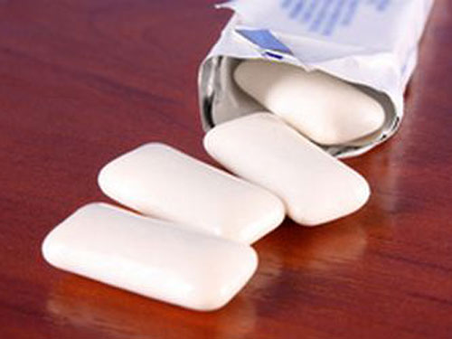 Nhai kẹo cao su làm giảm trí nhớ