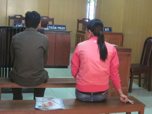 Tung ảnh vợ khỏa thân lên mạng