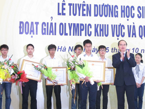 Tuyên dương học sinh đoạt giải Olympic quốc tế