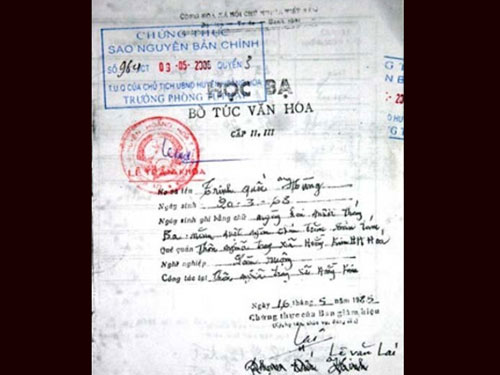Phát hiện “quan” xài bằng giả