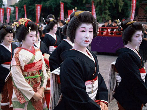 Đế chế samurai sụp đổ vì… phấn trang điểm