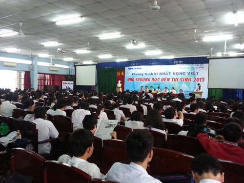 Tư vấn tuyển sinh tại Đồng Nai: Băn khoăn trúng tuyển ĐH vẫn nhập ngũ